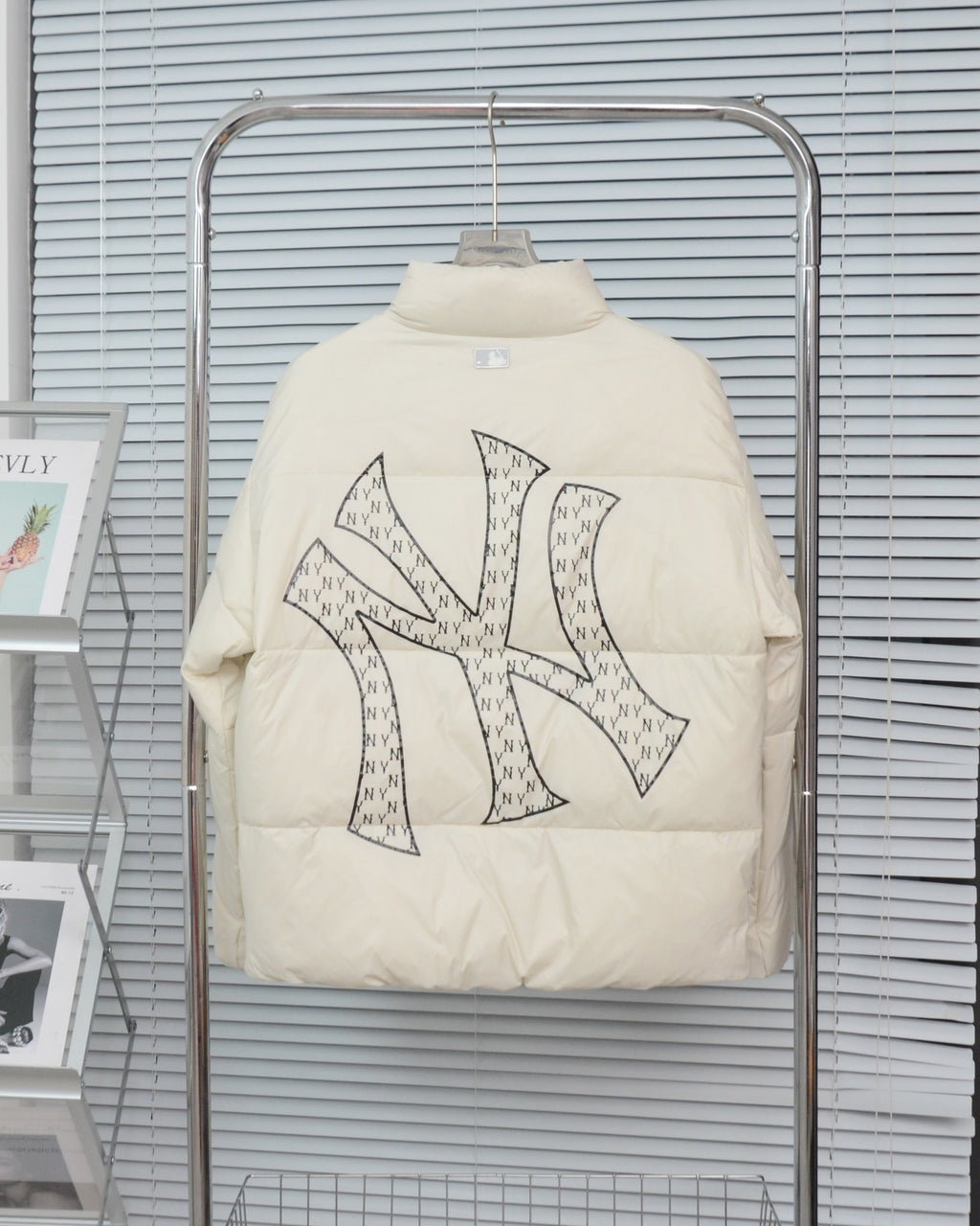 MLB New York Yankees Cream Stand-Collar Puffer Jacket