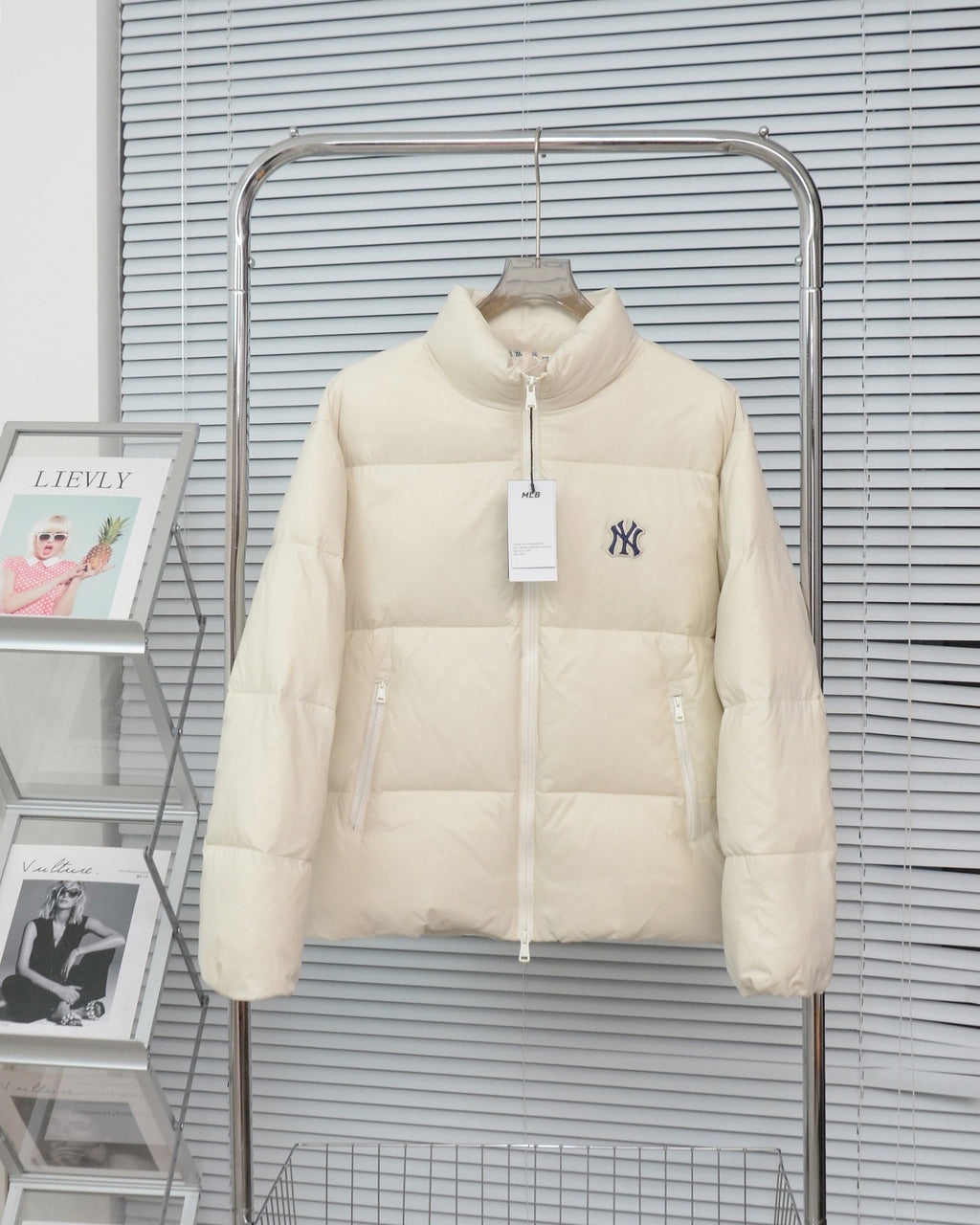 MLB New York Yankees Cream Stand-Collar Puffer Jacket