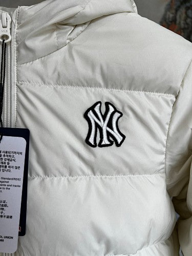MLB New York Yankees Kids' White Hooded Puffer Jacket