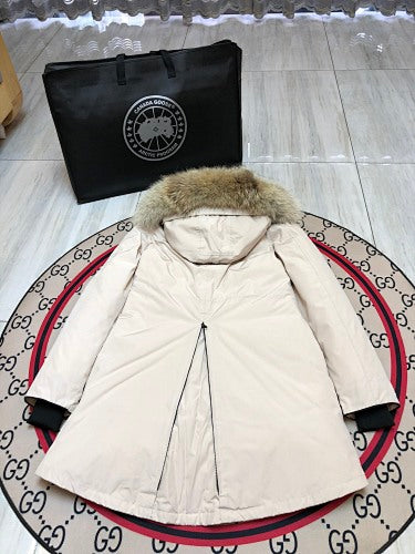 Canada Goose Women's Hooded Fishtail Parka in Cream